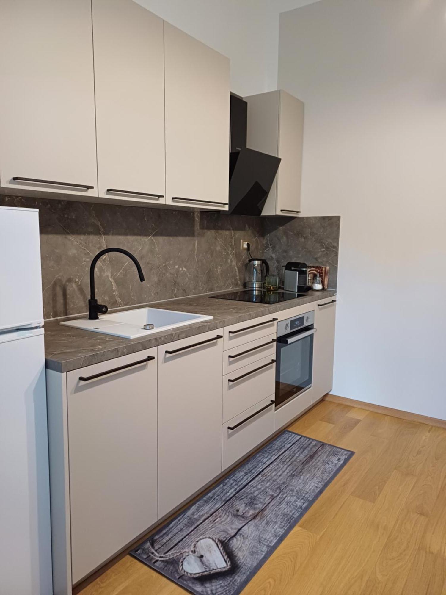 Apartment Zdenka - 100 M From The Beach オパティヤ エクステリア 写真