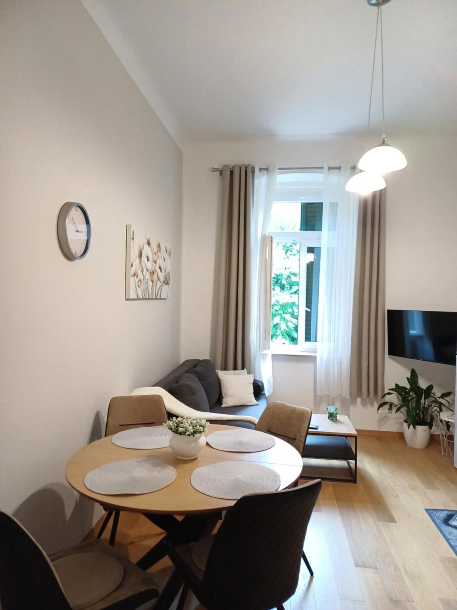 Apartment Zdenka - 100 M From The Beach オパティヤ エクステリア 写真