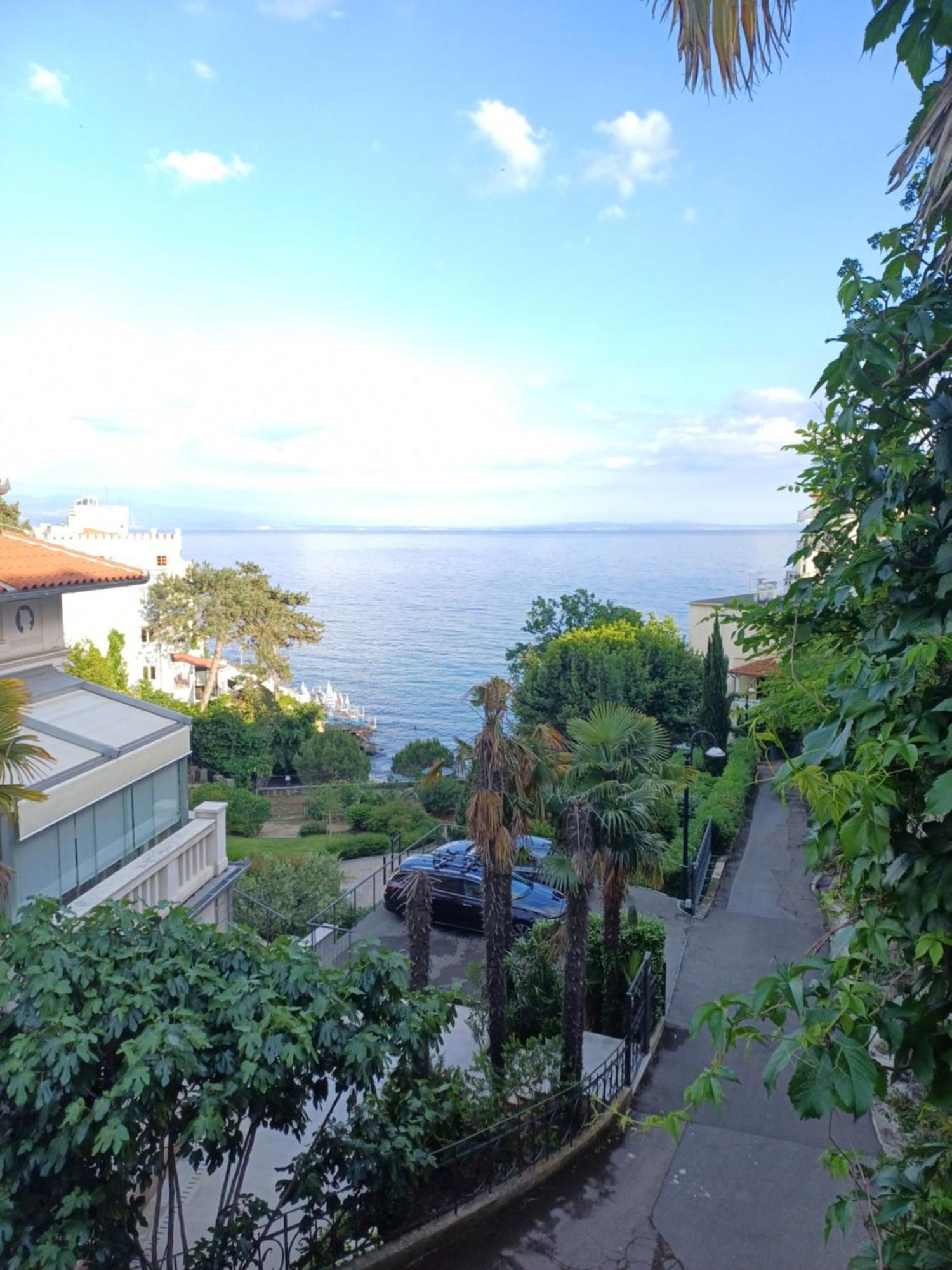 Apartment Zdenka - 100 M From The Beach オパティヤ エクステリア 写真